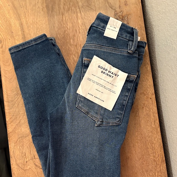 Good American Classic Denim Skinny Jeans - Picture 4 of 8